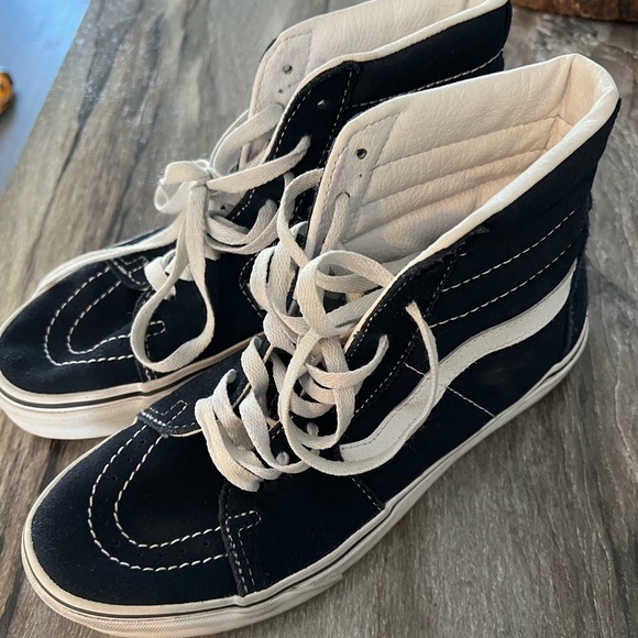 Vans - Picture 2 of 2